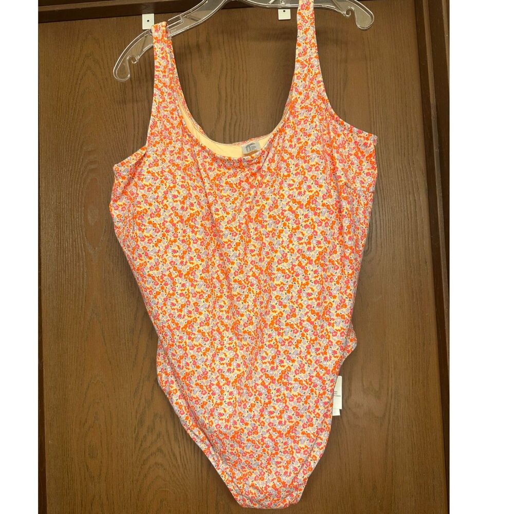 Amazon Essentials NWT Pale Peach Micro Floral UPF50+ One Pieve Swimsuit 4X/33WP